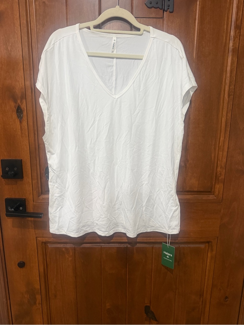 HALARA White V-Neck Short Sleeve Tee